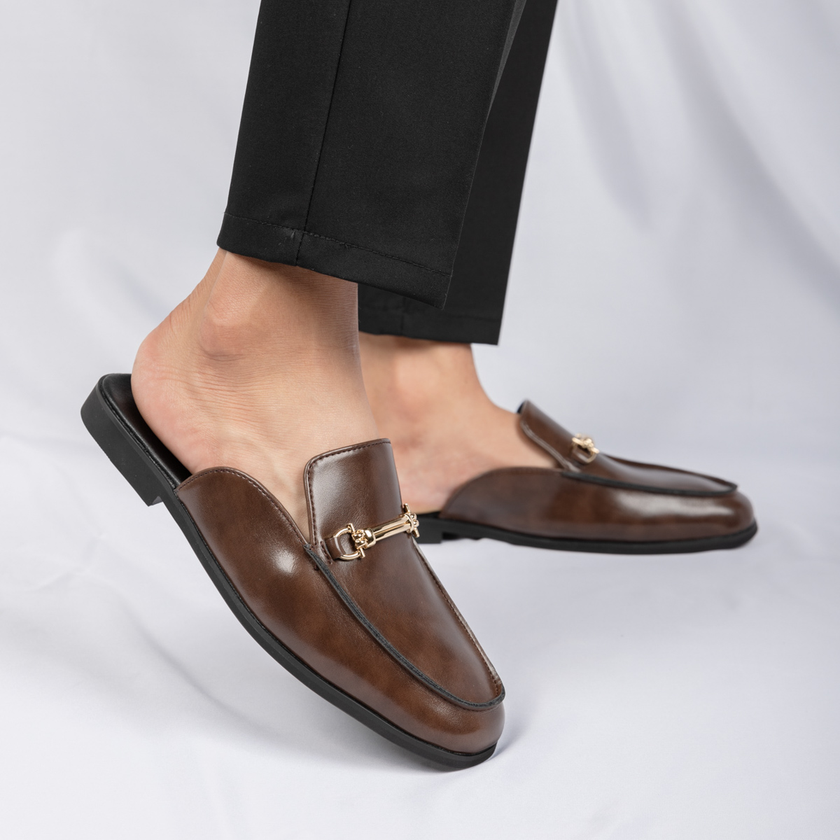 캐주얼 뮬 남성 가죽 로퍼 메탈 장식 솔리드 컬러 슬리 - Men'S Shoes Qn 리뷰 및 가격